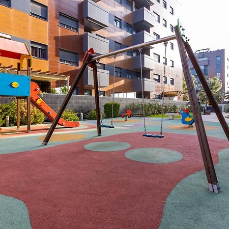 Apartamento Forum-Ciencias Con Piscina, Gym & Parking Granada Luaran gambar
