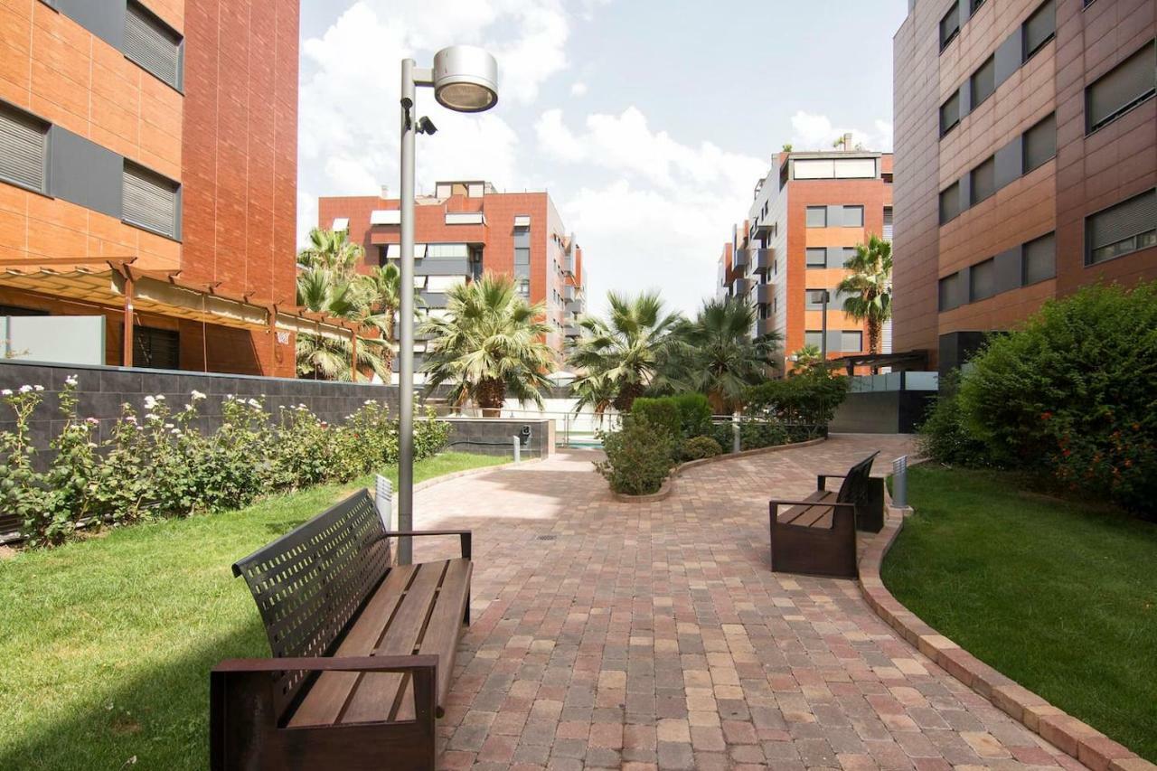 Apartamento Forum-Ciencias Con Piscina, Gym & Parking Granada Luaran gambar