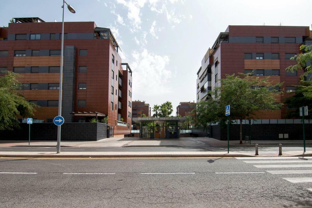 Apartamento Forum-Ciencias Con Piscina, Gym & Parking Granada Luaran gambar