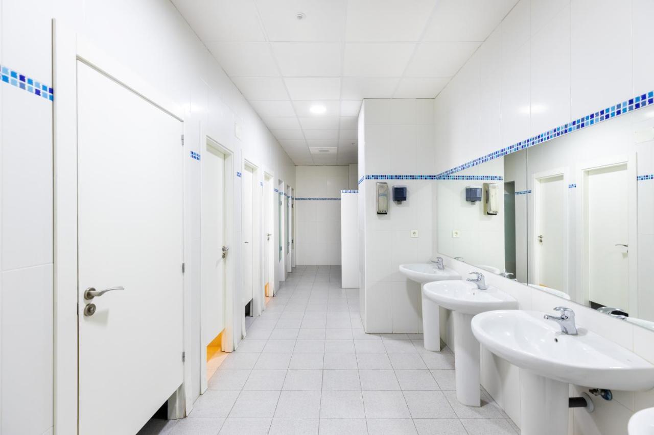 Apartamento Forum-Ciencias Con Piscina, Gym & Parking Granada Luaran gambar