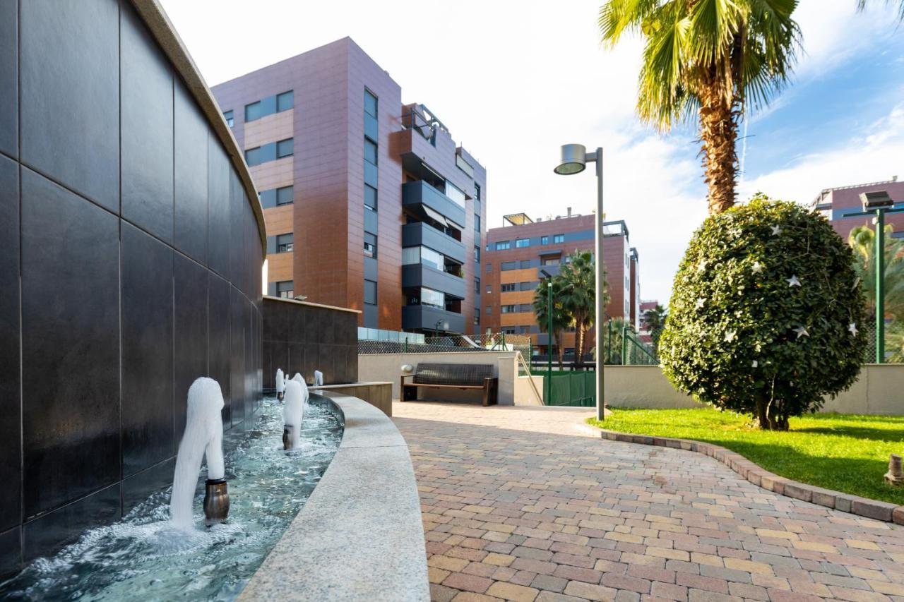 Apartamento Forum-Ciencias Con Piscina, Gym & Parking Granada Luaran gambar