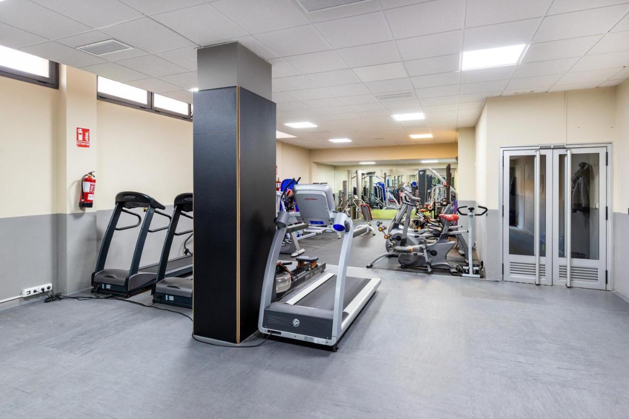 Apartamento Forum-Ciencias Con Piscina, Gym & Parking Granada Luaran gambar