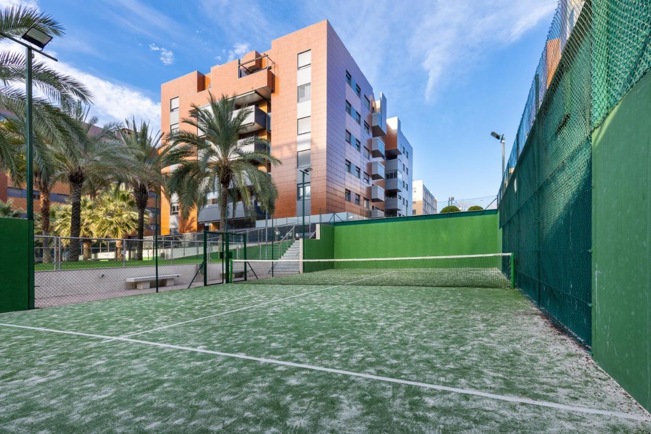 Apartamento Forum-Ciencias Con Piscina, Gym & Parking Granada Luaran gambar