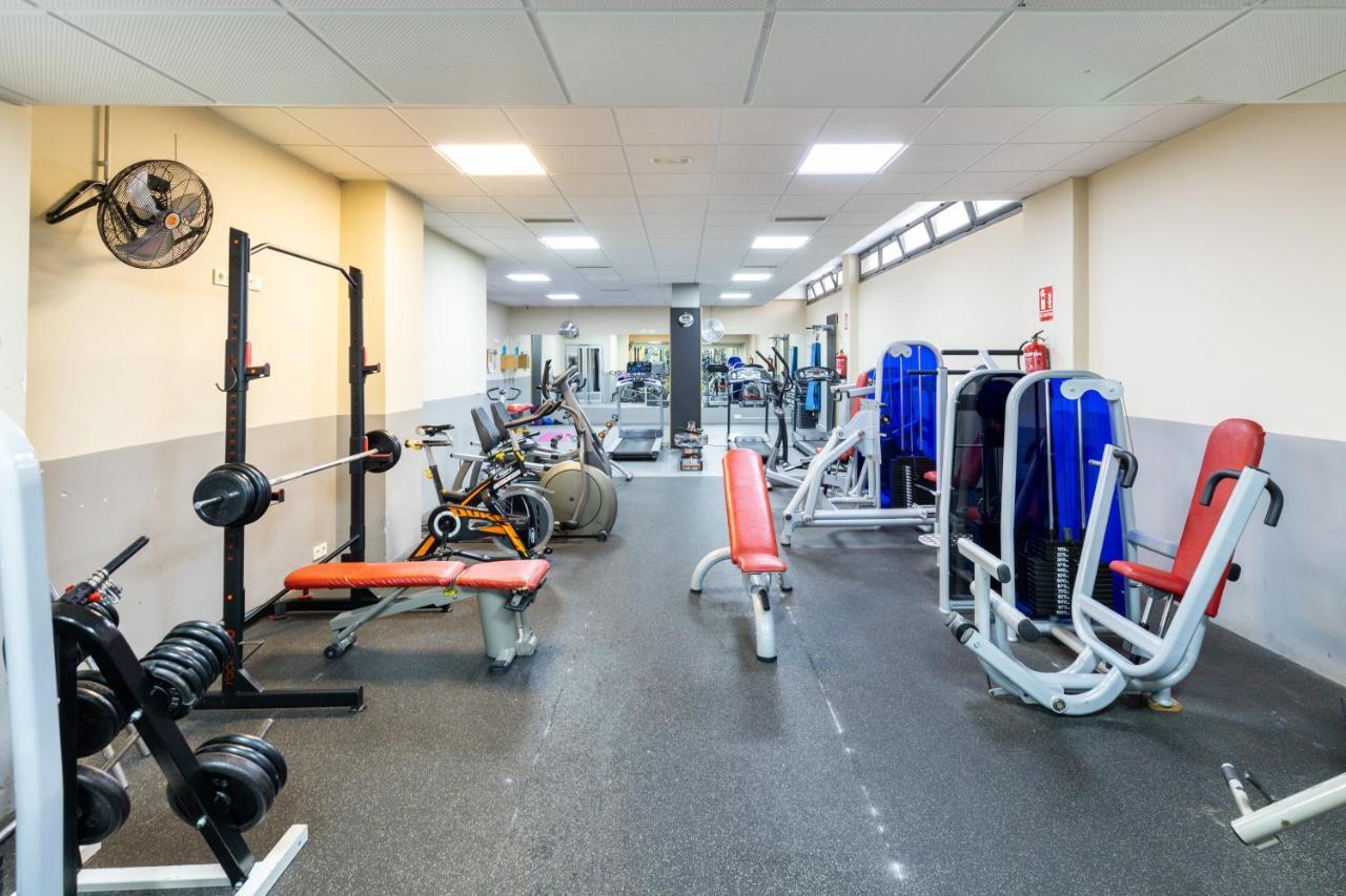 Apartamento Forum-Ciencias Con Piscina, Gym & Parking Granada Luaran gambar